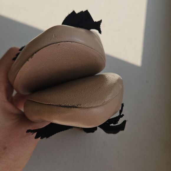 CHANEL Beige Women's Flats with Black Bow - Picture 9 of 12